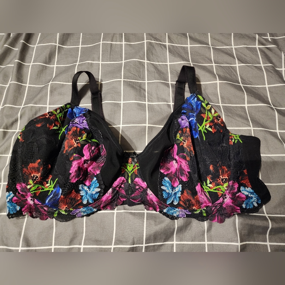 C - Torrid Black Floral Detail Bra 42DD